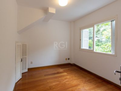 Casa à venda com 190m², 3 quartos, 1 suíte, 3 vagas no bairro Ipanema em Porto Alegre - Foto 38