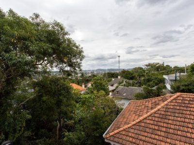 Casa à venda com 190m², 3 quartos, 1 suíte, 3 vagas no bairro Ipanema em Porto Alegre - Foto 50