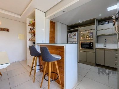 Apartamento à venda com 68m², 2 quartos, 1 suíte, 1 vaga no bairro São Geraldo em Porto Alegre - Foto 4