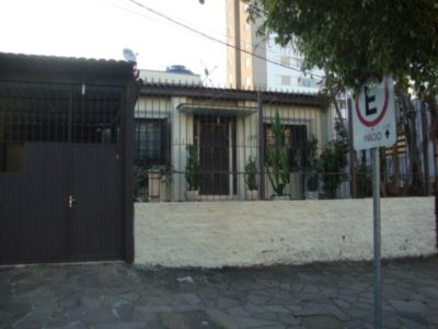 Casa à venda com 220m², 3 quartos, 2 vagas no bairro Glória em Porto Alegre - Foto 9