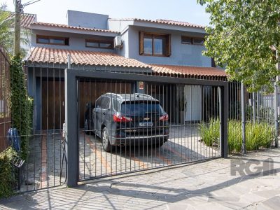 Casa à venda com 410m², 3 quartos, 3 suítes, 3 vagas no bairro Ipanema em Porto Alegre - Foto 3