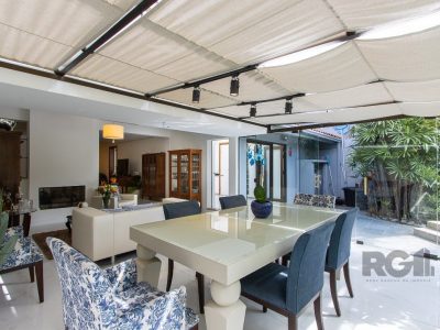 Casa à venda com 410m², 3 quartos, 3 suítes, 3 vagas no bairro Ipanema em Porto Alegre - Foto 14