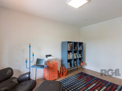 Casa à venda com 410m², 3 quartos, 3 suítes, 3 vagas no bairro Ipanema em Porto Alegre - Foto 46