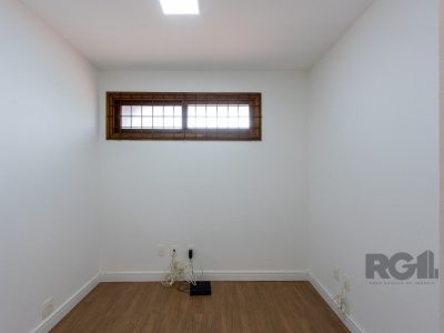 Casa à venda com 410m², 3 quartos, 3 suítes, 3 vagas no bairro Ipanema em Porto Alegre - Foto 49