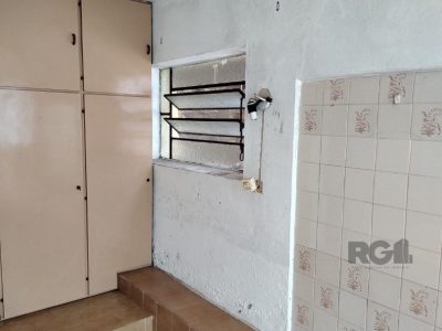 Casa à venda com 247m², 4 quartos, 4 vagas no bairro Partenon em Porto Alegre - Foto 11