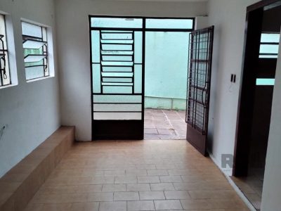 Casa à venda com 247m², 4 quartos, 4 vagas no bairro Partenon em Porto Alegre - Foto 18