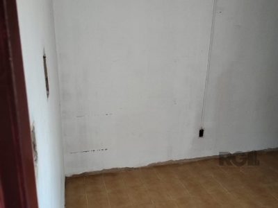 Casa à venda com 247m², 4 quartos, 4 vagas no bairro Partenon em Porto Alegre - Foto 26