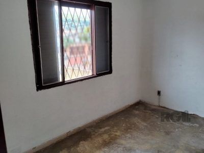 Casa à venda com 247m², 4 quartos, 4 vagas no bairro Partenon em Porto Alegre - Foto 27