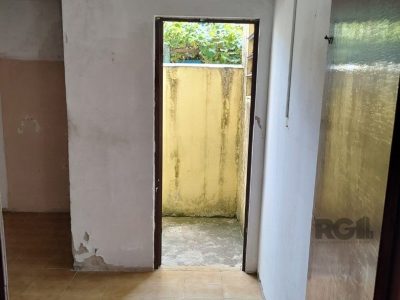 Casa à venda com 247m², 4 quartos, 4 vagas no bairro Partenon em Porto Alegre - Foto 28