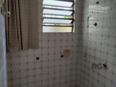 Casa à venda com 247m², 4 quartos, 4 vagas no bairro Partenon em Porto Alegre - Foto 34