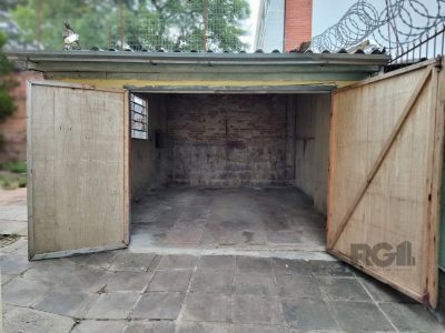 Casa à venda com 247m², 4 quartos, 4 vagas no bairro Partenon em Porto Alegre - Foto 38