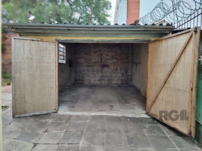 Casa à venda com 247m², 4 quartos, 4 vagas no bairro Partenon em Porto Alegre - Foto 39