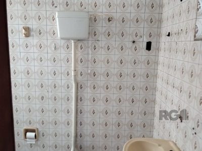 Casa à venda com 247m², 4 quartos, 4 vagas no bairro Partenon em Porto Alegre - Foto 40