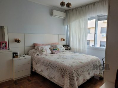 Apartamento à venda com 107m², 3 quartos, 1 suíte, 2 vagas no bairro São João em Porto Alegre - Foto 7