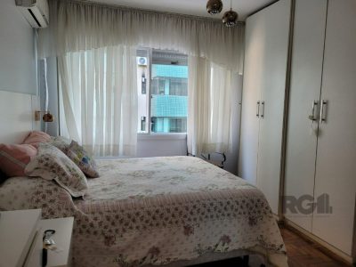 Apartamento à venda com 107m², 3 quartos, 1 suíte, 2 vagas no bairro São João em Porto Alegre - Foto 8