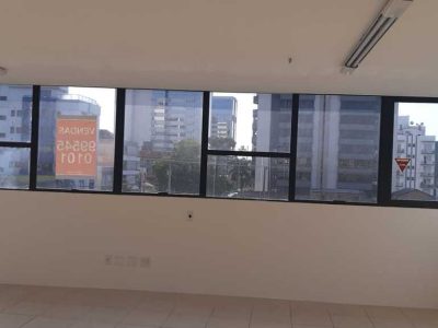 Conjunto/Sala à venda com 94m², 2 vagas no bairro Santana em Porto Alegre - Foto 10