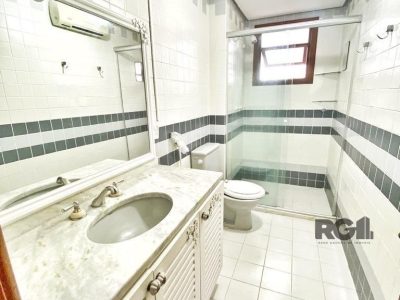 Apartamento à venda com 95m², 2 quartos, 1 suíte, 1 vaga no bairro Menino Deus em Porto Alegre - Foto 35