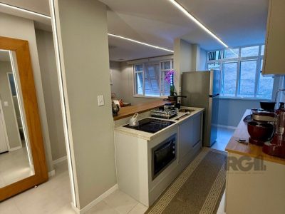 Apartamento à venda com 70m², 2 quartos, 1 vaga no bairro Moinhos de Vento em Porto Alegre - Foto 6