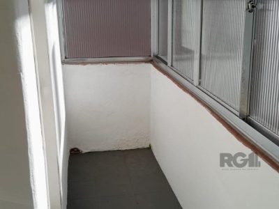 Apartamento à venda com 60m², 2 quartos no bairro Santana em Porto Alegre - Foto 2