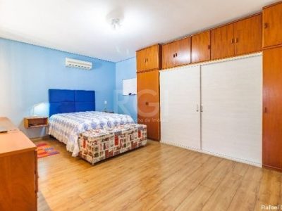 Casa à venda com 432m², 4 quartos, 4 suítes, 3 vagas no bairro Partenon em Porto Alegre - Foto 26