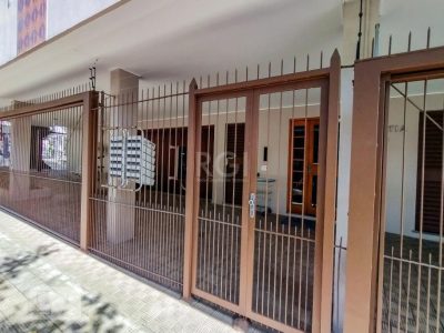 Apartamento à venda com 72m², 3 quartos, 2 vagas no bairro Petrópolis em Porto Alegre - Foto 2