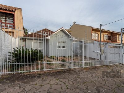 Casa à venda com 157m², 3 quartos, 1 suíte, 4 vagas no bairro Jardim do Salso em Porto Alegre - Foto 46