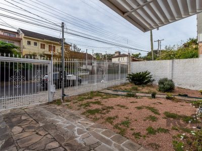 Casa à venda com 157m², 3 quartos, 1 suíte, 4 vagas no bairro Jardim do Salso em Porto Alegre - Foto 4