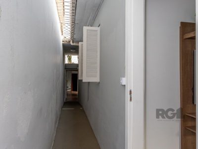 Casa à venda com 157m², 3 quartos, 1 suíte, 4 vagas no bairro Jardim do Salso em Porto Alegre - Foto 30