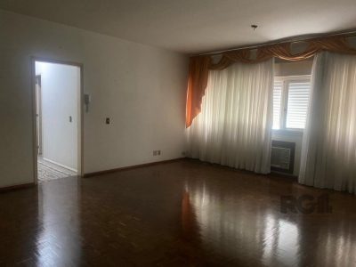 Apartamento à venda com 135m², 4 quartos, 1 suíte, 1 vaga no bairro Independência em Porto Alegre - Foto 15