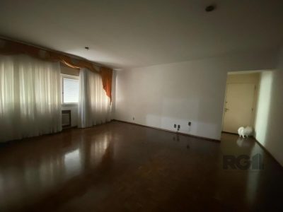 Apartamento à venda com 135m², 4 quartos, 1 suíte, 1 vaga no bairro Independência em Porto Alegre - Foto 10