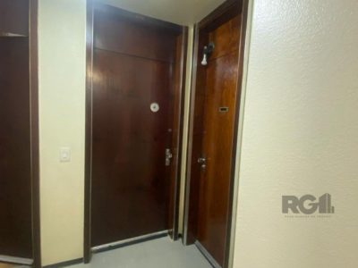 Apartamento à venda com 135m², 4 quartos, 1 suíte, 1 vaga no bairro Independência em Porto Alegre - Foto 8