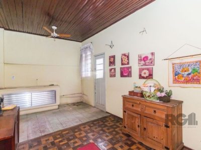 Casa à venda com 141m², 3 quartos, 2 vagas no bairro Rio Branco em Porto Alegre - Foto 13