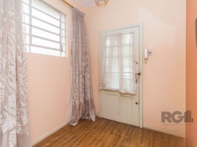 Casa à venda com 141m², 3 quartos, 2 vagas no bairro Rio Branco em Porto Alegre - Foto 25