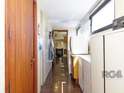 Apartamento à venda com 273m², 4 quartos, 2 suítes, 2 vagas no bairro Moinhos de Vento em Porto Alegre - Foto 3