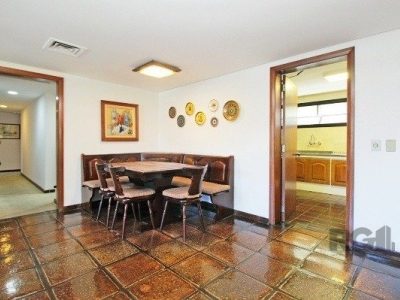 Apartamento à venda com 273m², 4 quartos, 2 suítes, 2 vagas no bairro Moinhos de Vento em Porto Alegre - Foto 6