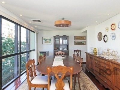 Apartamento à venda com 273m², 4 quartos, 2 suítes, 2 vagas no bairro Moinhos de Vento em Porto Alegre - Foto 14