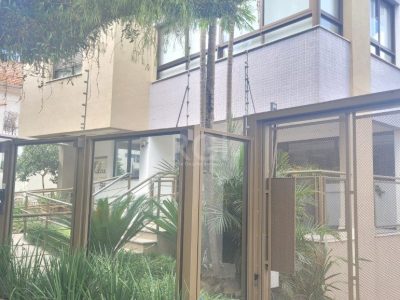 Apartamento à venda com 67m², 2 quartos, 2 suítes, 1 vaga no bairro Rio Branco em Porto Alegre - Foto 3