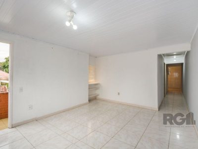 Casa à venda com 239m², 5 quartos, 1 suíte, 3 vagas no bairro Vila Ipiranga em Porto Alegre - Foto 17