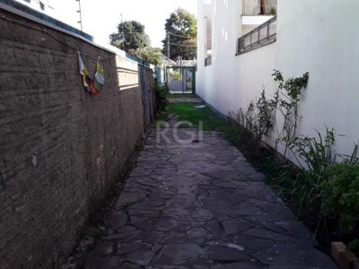 Casa à venda com 50m², 2 quartos no bairro Tristeza em Porto Alegre - Foto 2