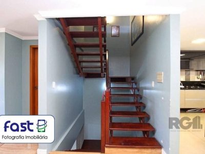 Casa à venda com 199m², 3 quartos, 1 suíte, 2 vagas no bairro Vila Ipiranga em Porto Alegre - Foto 14