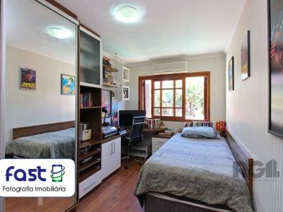 Casa à venda com 199m², 3 quartos, 1 suíte, 2 vagas no bairro Vila Ipiranga em Porto Alegre - Foto 20