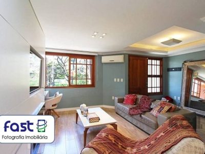 Casa à venda com 199m², 3 quartos, 1 suíte, 2 vagas no bairro Vila Ipiranga em Porto Alegre - Foto 22