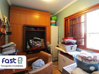 Casa à venda com 199m², 3 quartos, 1 suíte, 2 vagas no bairro Vila Ipiranga em Porto Alegre - Foto 37