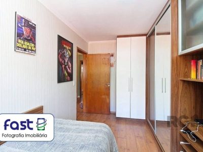 Casa à venda com 199m², 3 quartos, 1 suíte, 2 vagas no bairro Vila Ipiranga em Porto Alegre - Foto 38