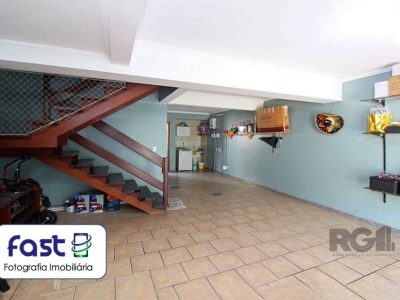 Casa à venda com 199m², 3 quartos, 1 suíte, 2 vagas no bairro Vila Ipiranga em Porto Alegre - Foto 49