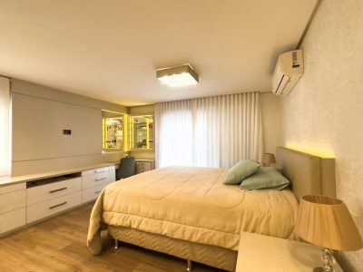 Apartamento à venda com 258m², 3 quartos, 3 suítes, 3 vagas no bairro Petrópolis em Porto Alegre - Foto 24