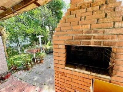 Casa à venda com 250m², 2 quartos, 1 suíte, 2 vagas no bairro Partenon em Porto Alegre - Foto 27