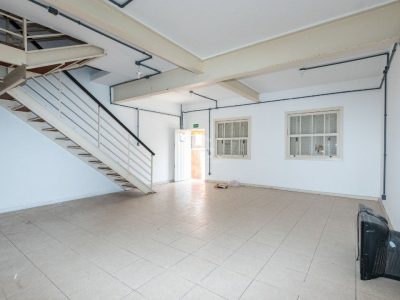 Casa à venda com 232m², 3 quartos, 2 vagas no bairro Navegantes em Porto Alegre - Foto 4