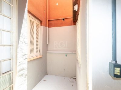 Casa à venda com 232m², 3 quartos, 2 vagas no bairro Navegantes em Porto Alegre - Foto 7