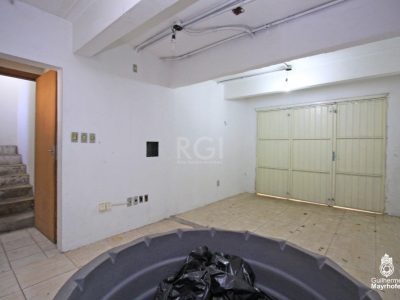 Casa à venda com 258m², 3 quartos, 1 suíte, 3 vagas no bairro Rio Branco em Porto Alegre - Foto 20